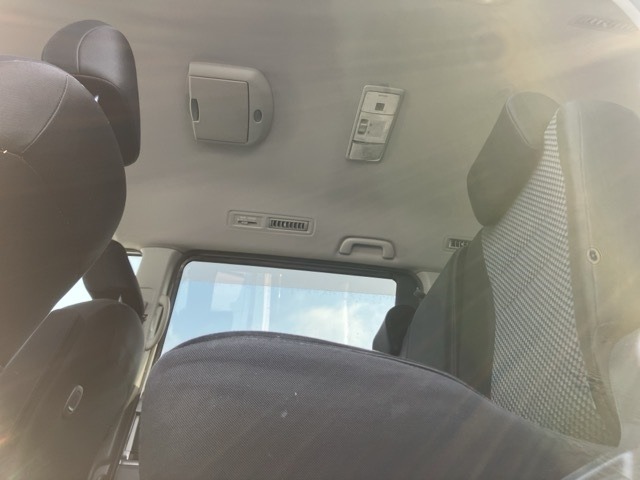 Toyota NOAH 2007 7468097-10