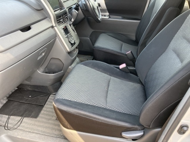Toyota NOAH 2007 7468097-9