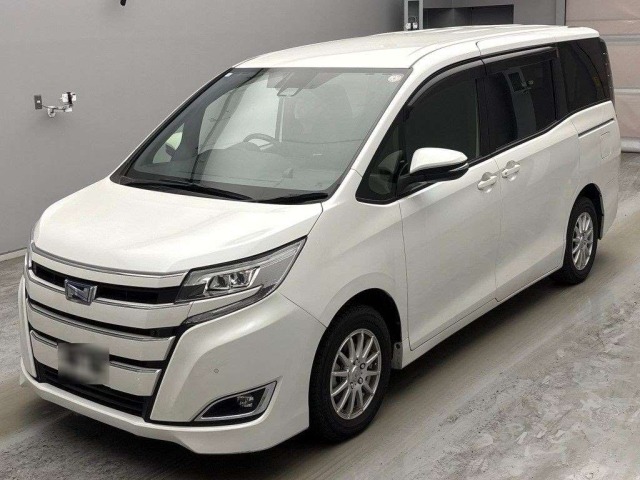 Toyota NOAH 2020 7468105-0