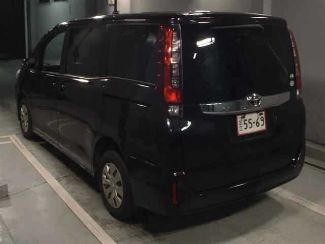 Toyota NOAH 2014 7468114-1