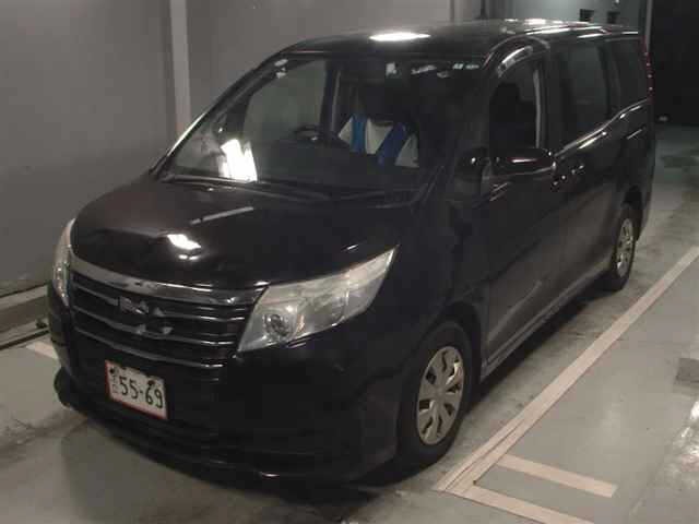 Toyota NOAH 2014 7468114-4
