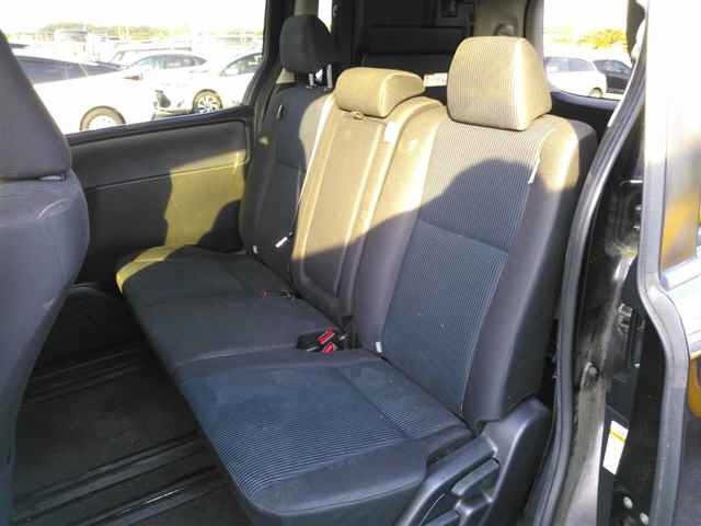 Toyota NOAH 2014 7468114-9