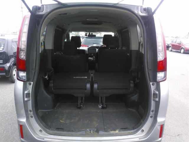 Toyota NOAH 2015 7468115-10