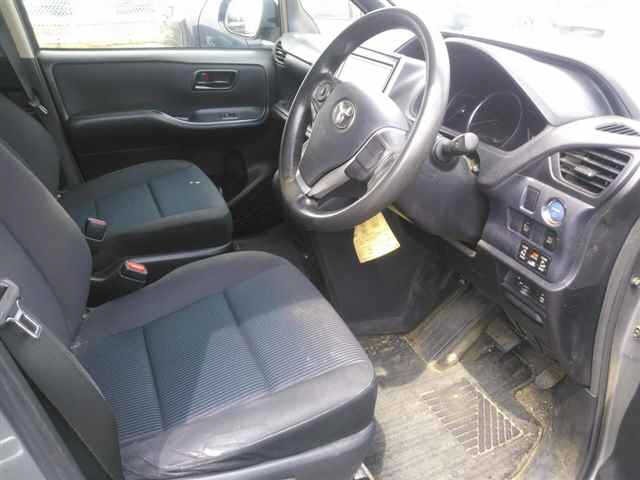 Toyota NOAH 2015 7468115-3
