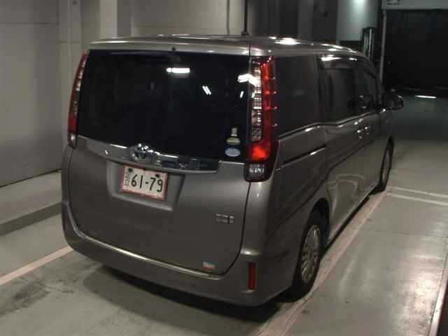 Toyota NOAH 2015 7468115-5