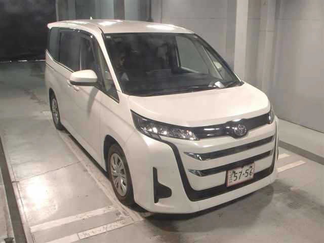 Toyota NOAH 2025 7468116-0