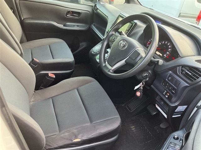 Toyota NOAH 2017 7468176-5