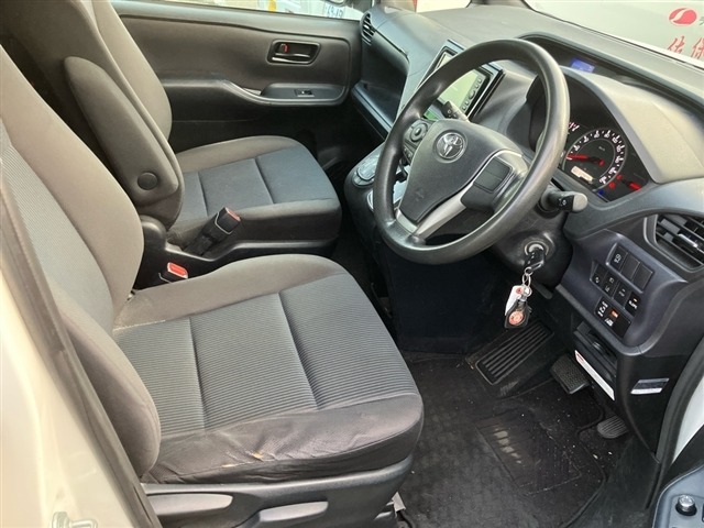 Toyota NOAH 2017 7468179-5