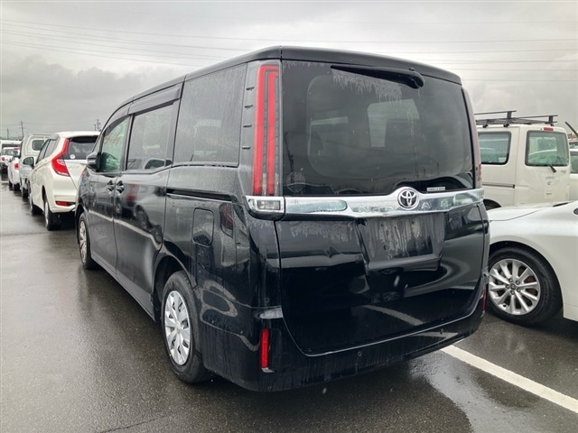 Toyota NOAH 2021 7468193-1