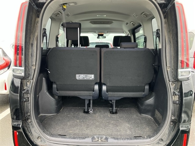 Toyota NOAH 2021 7468193-8