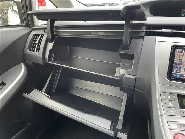 Toyota PRIUS 2014 7481914-9