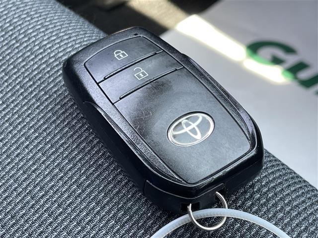 Toyota PRIUS 2023 7481930-13