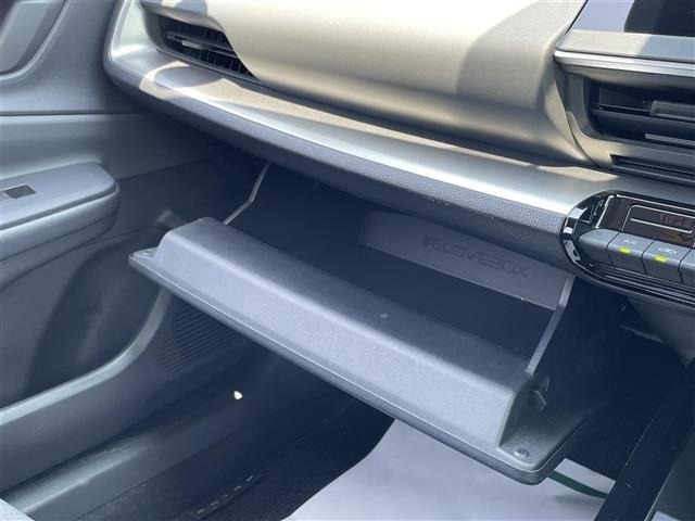 Toyota PRIUS 2023 7481930-9