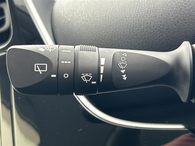 Toyota PRIUS 2019 7481964-5