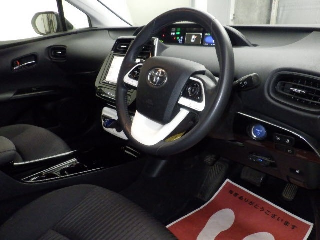 Toyota PRIUS 2018 7482105-3