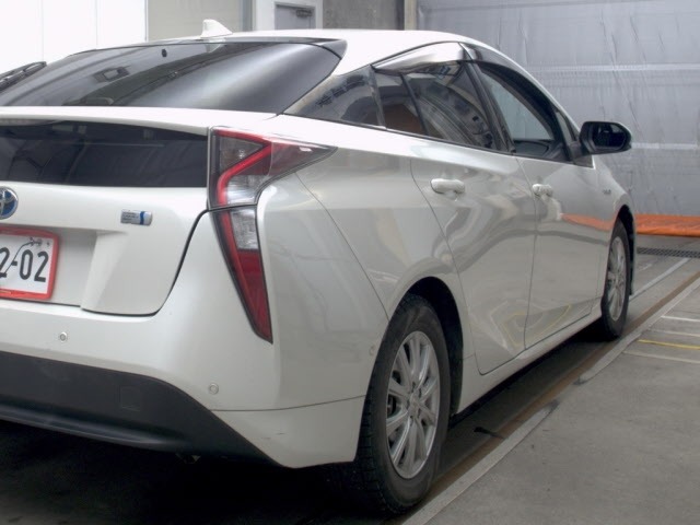 Toyota PRIUS 2018 7482105-5