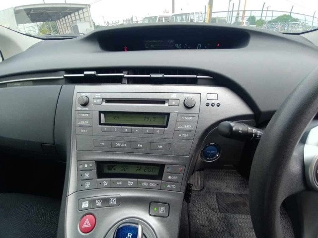 Toyota PRIUS 2015 7482117-11