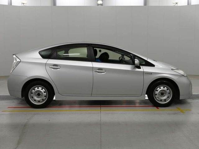 Toyota PRIUS 2015 7482117-3