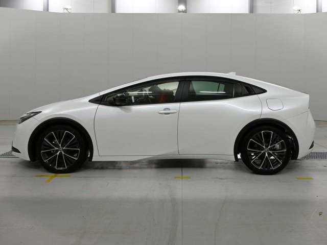 Toyota PRIUS 2024 7482122-4