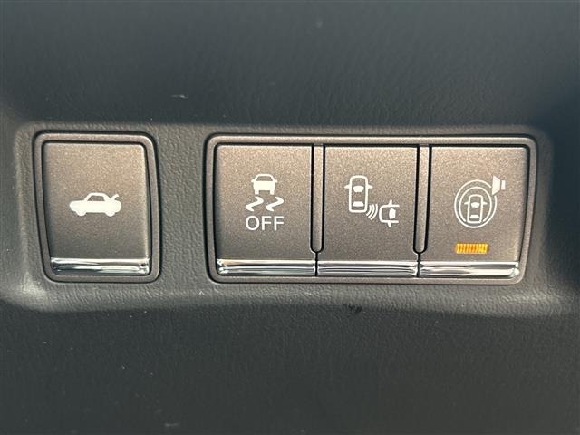 Nissan FUGA 2016 7483981-1