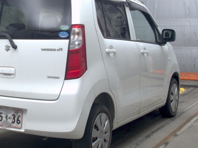 Suzuki WAGON R 2016 7490705-5