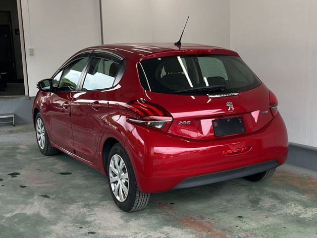 Peugeot 208 2017 7496575-1