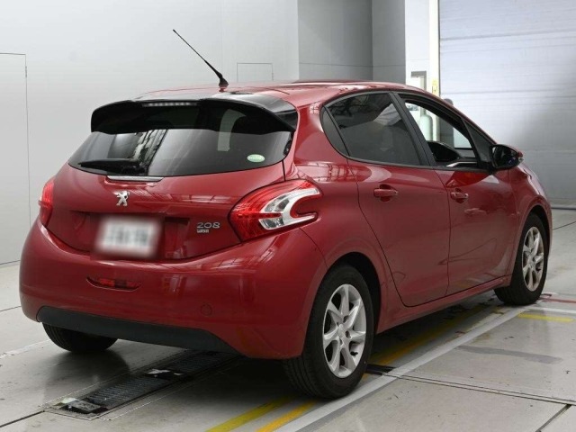 Peugeot 208 2015 7496576-1