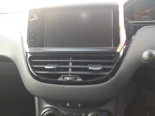 Peugeot 208 2015 7496576-12