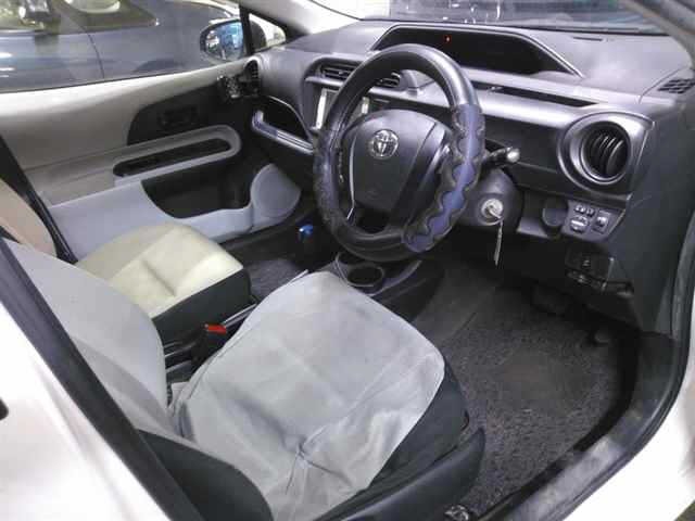 Toyota AQUA 2013 7503952-3