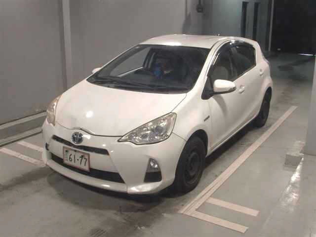Toyota AQUA 2013 7503952-4