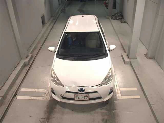 Toyota AQUA 2013 7503952-6
