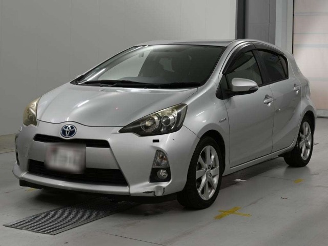 Toyota AQUA 2012 7504401-0