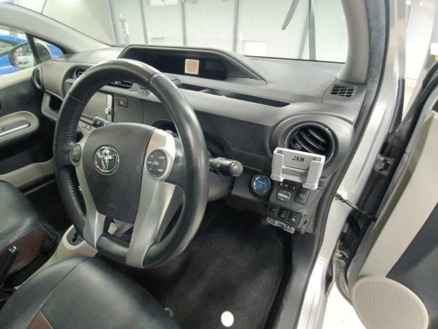 Toyota AQUA 2012 7504401-9
