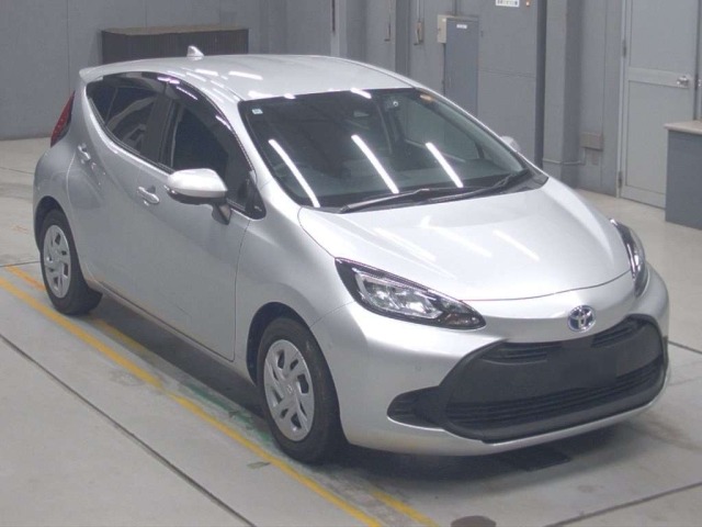 Toyota AQUA 2024 7504434-5