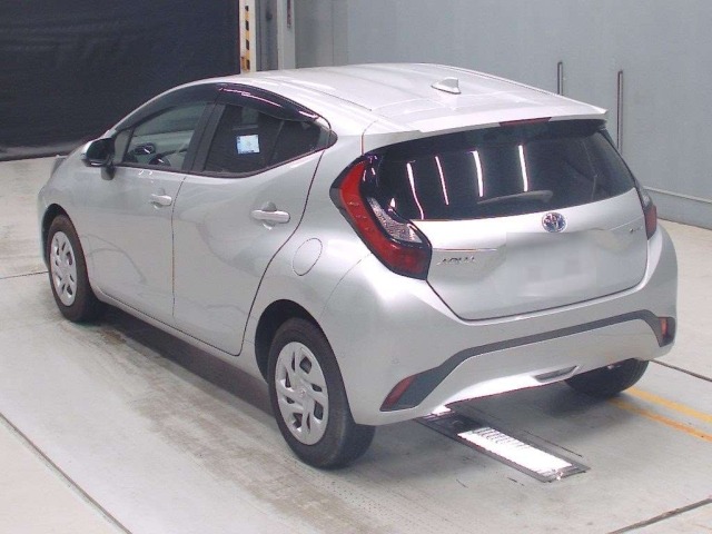 Toyota AQUA 2024 7504434-6