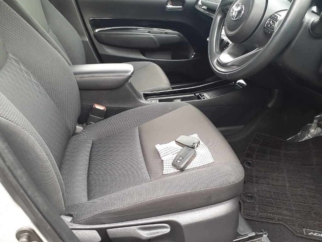 Toyota AQUA 2024 7504434-8