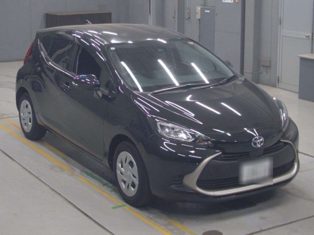 Toyota AQUA 2024 7504447-5