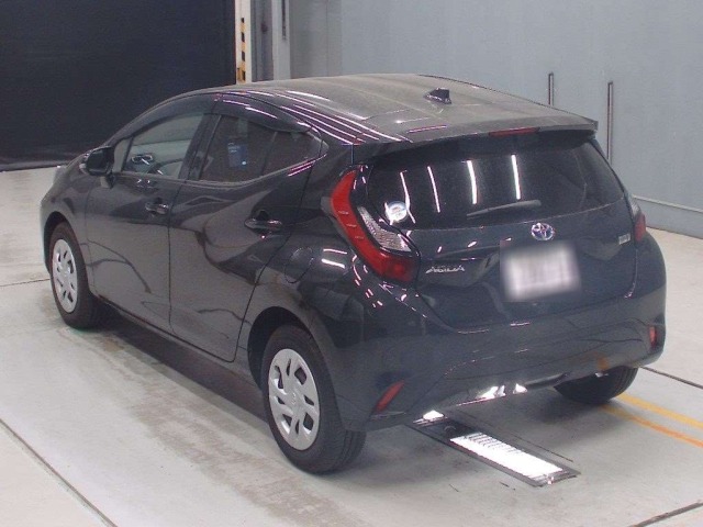 Toyota AQUA 2024 7504447-6