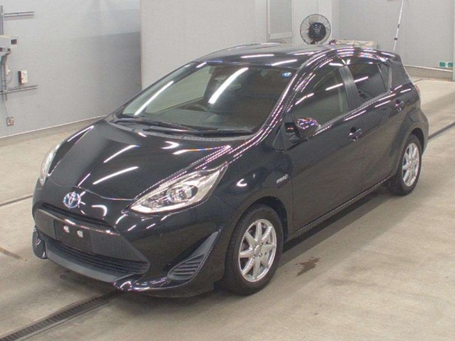 Toyota AQUA 2018 7504470-0