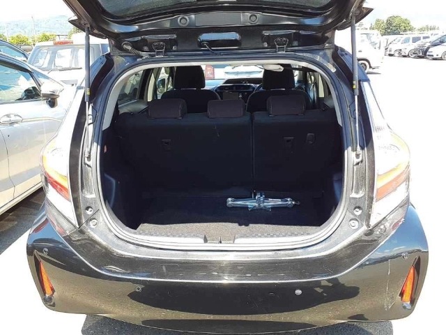 Toyota AQUA 2018 7504470-11