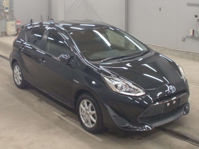 Toyota AQUA 2018 7504470-5