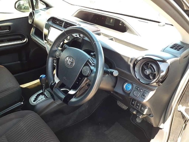 Toyota AQUA 2018 7504470-7