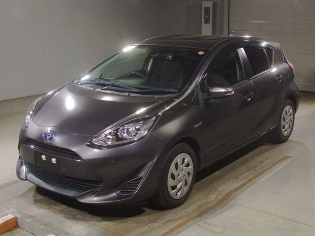 Toyota AQUA 2019 7504587-0