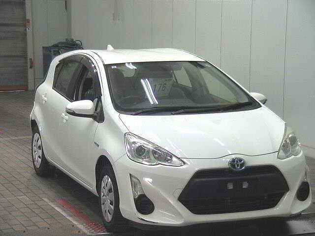 Toyota AQUA 2017 7504612-0