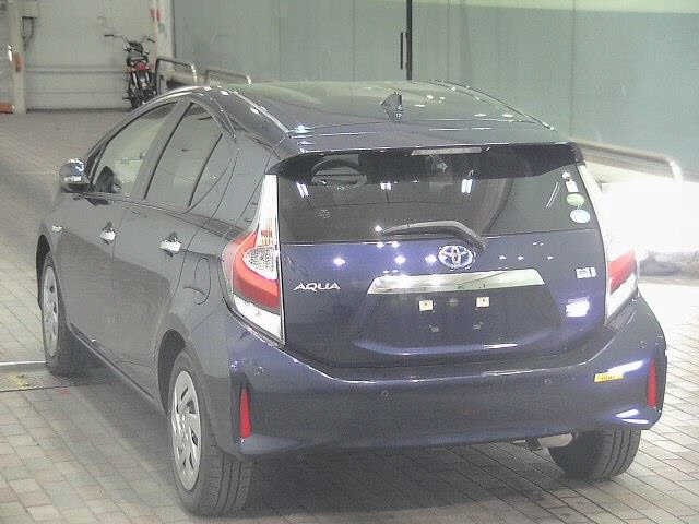 Toyota AQUA 2019 7504619-1
