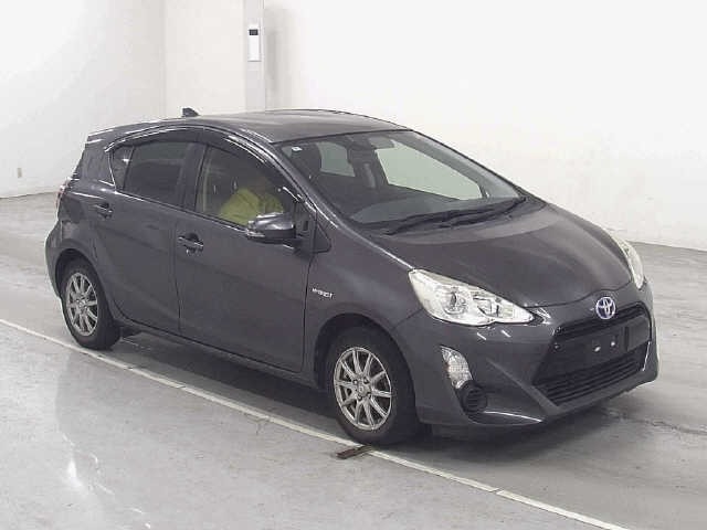 Toyota AQUA 2016 7504640-0