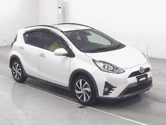 Toyota AQUA 2020 7504641-0