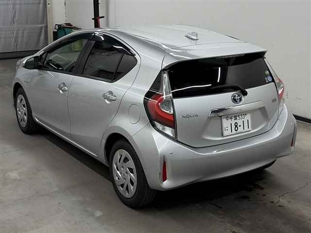 Toyota AQUA 2018 7504654-1