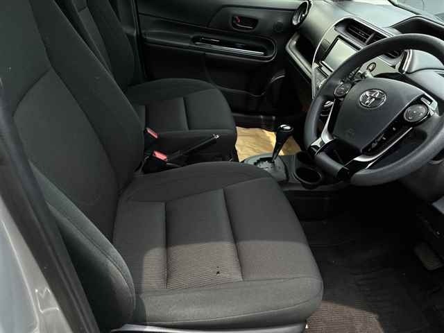 Toyota AQUA 2018 7504654-7