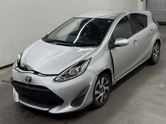 Toyota AQUA 2020 7504656-4